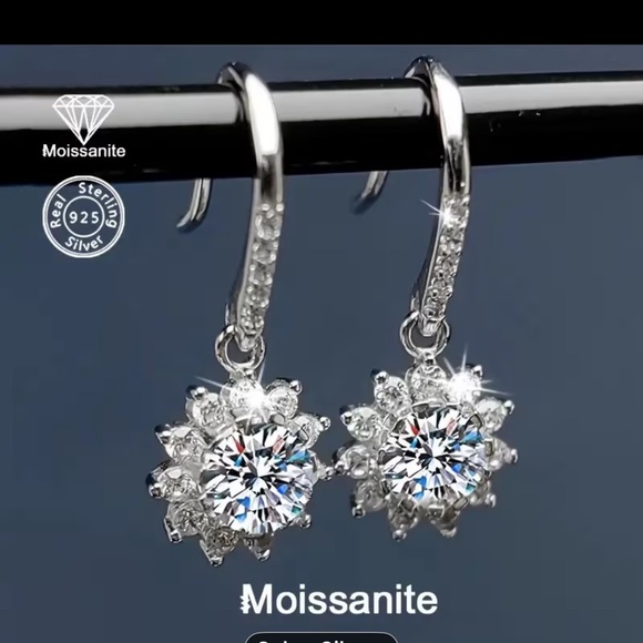 NEW Moissanite 1 Carat Sterling 925 Earrings - Picture 1 of 8
